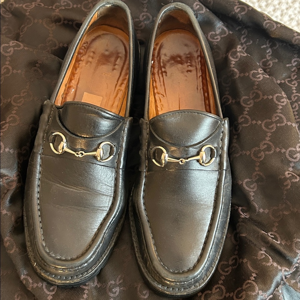 GUCCI VINTAGE BLACK Leather Loafers